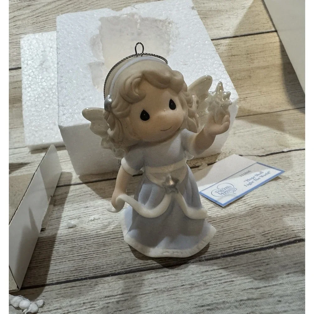 2010 Precious Moments Hope Shall Light World Ornament Gift of Love 111046 Tub18